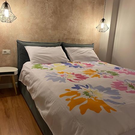 Mel'S Place تيرانا المظهر الخارجي الصورة